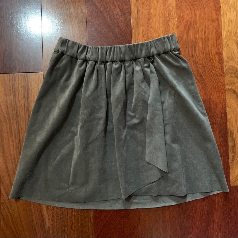 Wilfred Free/Aritzia Suede Skirt